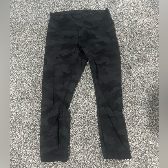 Lululemon Wonder Under Leggings - Size 10 23’ - Picture 3 of 4